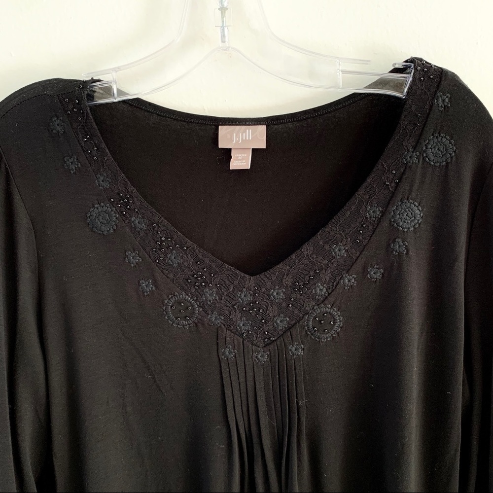 J.Jill Embroidered V-Neck Long Sleeve Top Size M